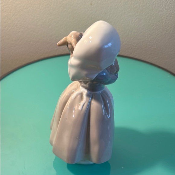 Nao by Lladro figurine of Girl with Lamb - Picture 3 of 5